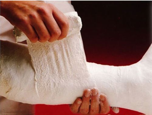 BSN Medical 30-7373 - Bandage Cast Gypsona S Wh 3"X3Yds 12/BX - Image 3